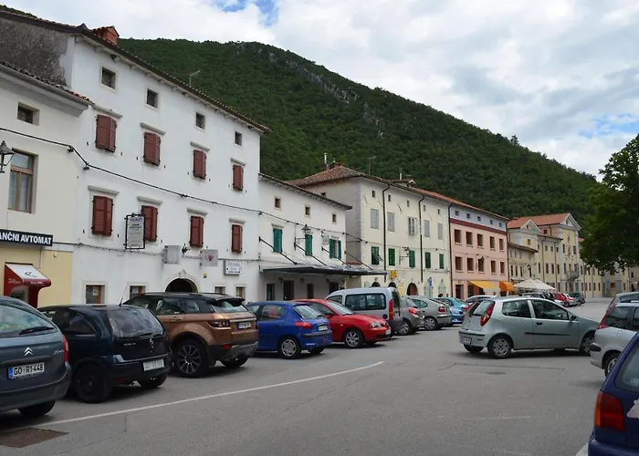 Koren At Winery Hiša za goste Vipava